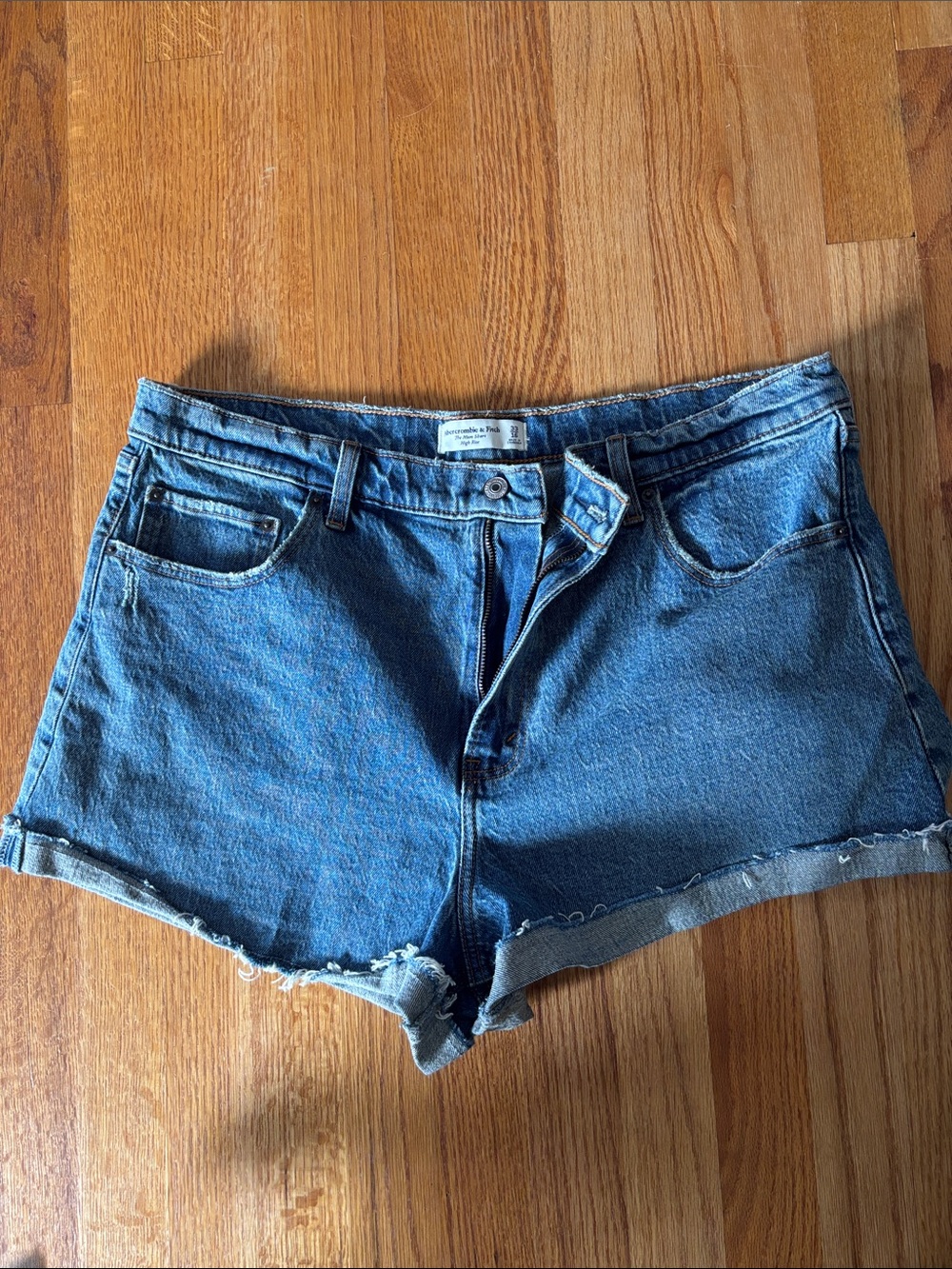 Abercrombie & Fitch High Rise Mom Shorts